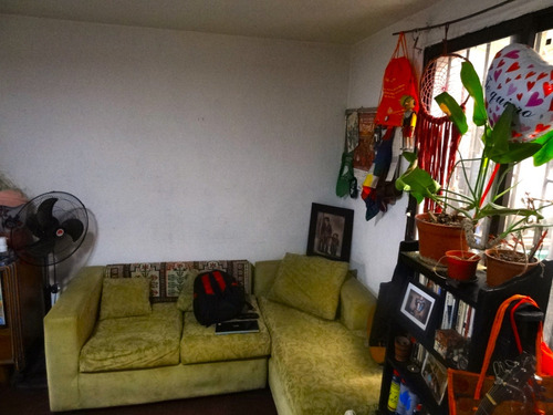 Cómoda Casa De 3d 1b Gran Patio Interior Cerrado Y Techado.
