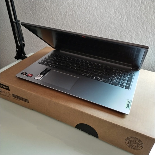 Laptop Lenovo Ideapad 15.6 Ryzen 3 7320u 8gb 256gb ssd