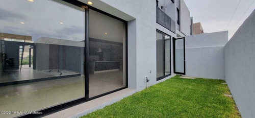 Imagen 16 de 30 de Casa De 4 Recamaras En Venta En Altozano, Querétaro!
