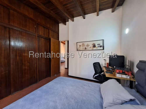 Casa En Venta En Santa Paula Caracas Calle Cerrada Pozo Agua