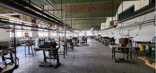Se Alquila Fabrica En Parque Industrial De Junín