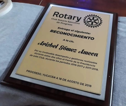 Imagen 2 de 4 de Diplomas Y Reconocimientos Con Grabado Láser (mediano)