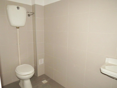 Alquiler Local Comercial Planta Baja Al Frente - Ciudad Vieja