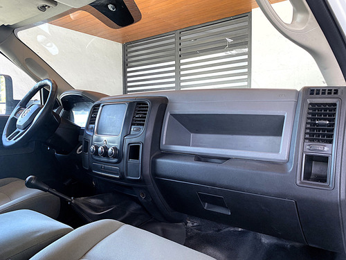 RAM 4000 5.7 Chasis Cabina Pl 4x2 Mt