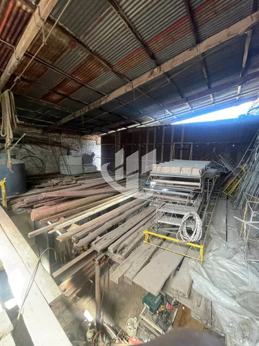 Excepcional Esquina Con 81 M2 De Frente