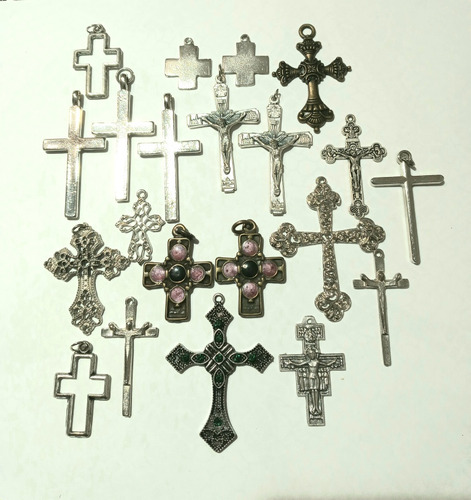 Surtido De 21 Cruces Insumos, Bijou Rosarios