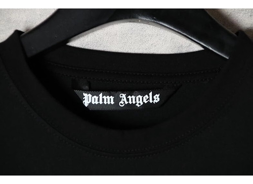 Playera Palm Angels Modelo Dubai