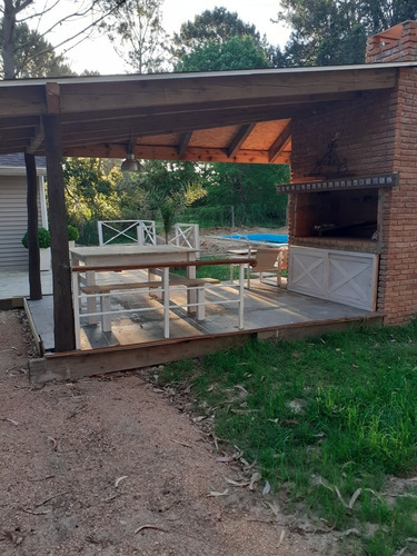 Imagen 4 de 14 de Chalet A Estrenar Con Piscina Y Cercada Punta Del Este