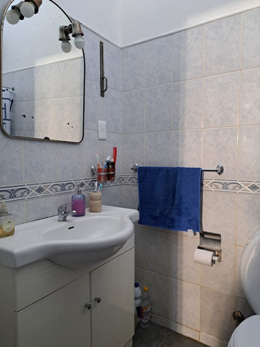 Venta De Casa Con Dos Dormitorios En Colón, A Una Cuadra De Avenida Garzón Y Dos Minutos De Sayago