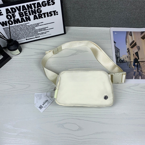 Lululemon Everywhere - Bolsa Para Cinturón (1 L) Color Beige
