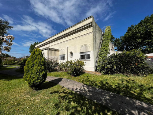 Local Comercial En Alquiler / Casona / Oficina