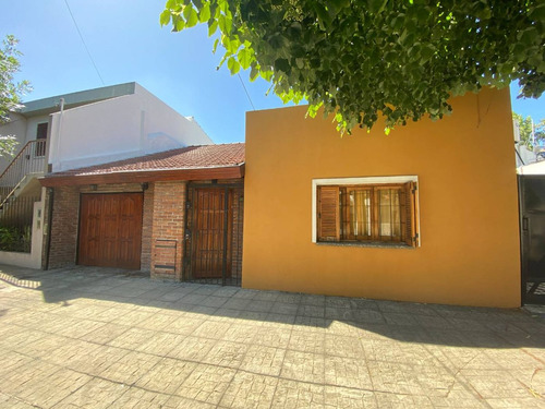 Casa En Venta 3 Amb, Benito Juarez, El Palomar
