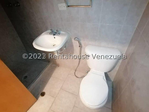 En Venta Acogedor Y Confortable Apartamento Tipo Estudio, Maritza L. Luminoso, Ventilado, Con Agradable Vista Panoramica, 2 4 6 3 4 1 Cuenta Con Sala De Fiesta.
