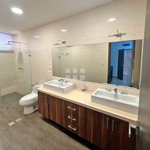 Apartamento De Lujo Con Vista Al Mar En El Conjunto Residencial Karla Valentina