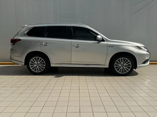Mitsubishi Outlander 2.4 Se Cvt