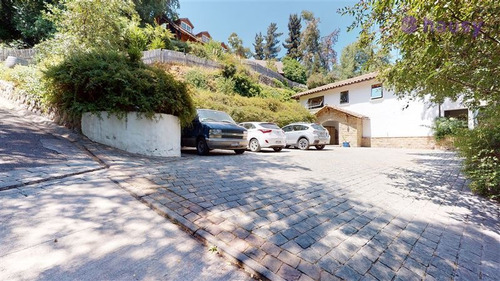 Casa En Venta De 4 Dorm. En Vitacura