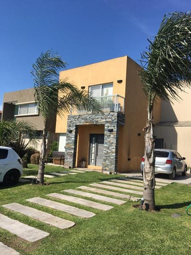 Imagen 1 de 19 de Casa - Countries/b.cerrado (moreno)