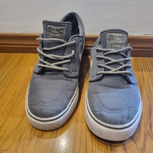 Nike janoski grises suela marron outlet