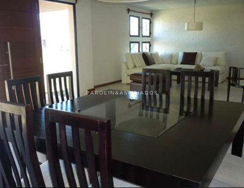 Casa En Venta De 4 Dormitorios En Punta Del Este - Ref: 3802