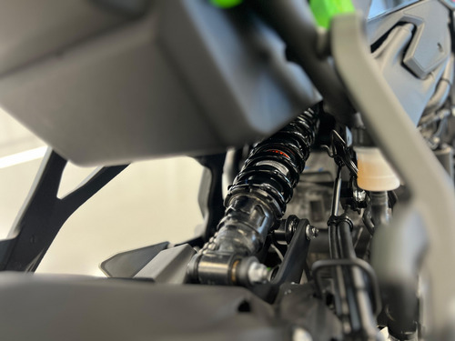 Moto Esportiva Zx4-r, 4 Cilindros, Boa Para Cidade E Estrada