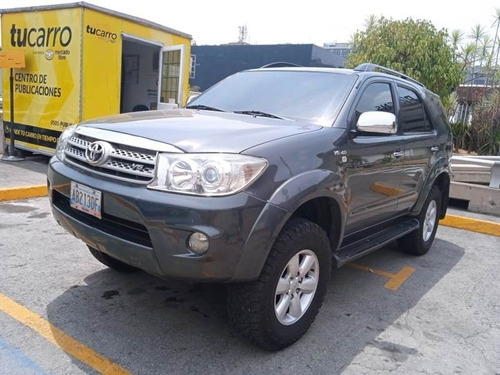 Imagen 1 de 15 de Toyota Fortuner