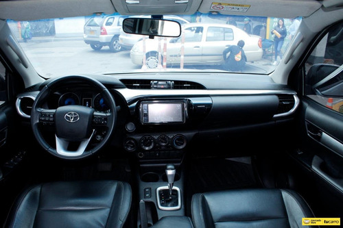 Imagen 17 de 25 de Toyota Hilux 2.8 Srv