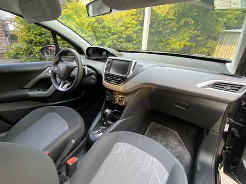 Peugeot 208 1.6 Allure Tiptronic