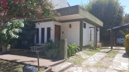 Imagen 2 de 12 de Venta Casa Lomas De Zamora A Reciclar Permuta