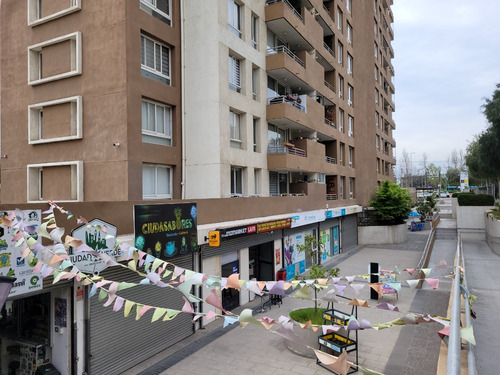 Local Comercial / Claudio Arrau Con Teniente Cruz