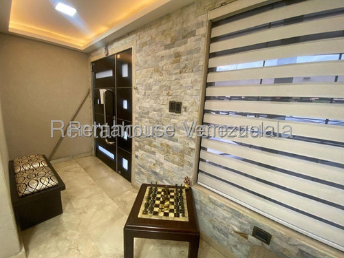 Casa En Venta Ubicada En El Trigal Norte Valencia Carabobgo Venezuela Cod 25-18063 Eloisa Mejia