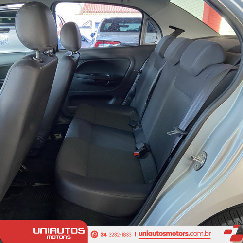 Volkswagen Voyage 1.6 MSI FLEX 16V 4P AUT.