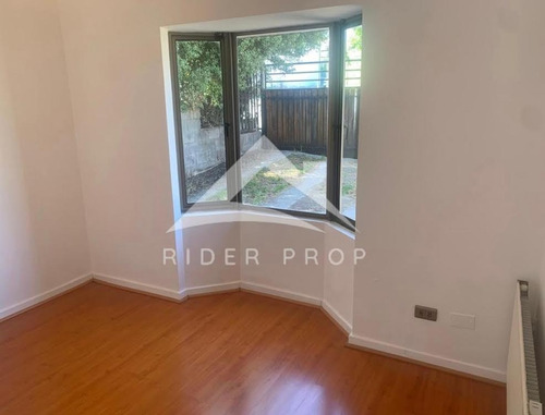 Condominio Camino Del Canelo - Alto Macul / Como Nueva