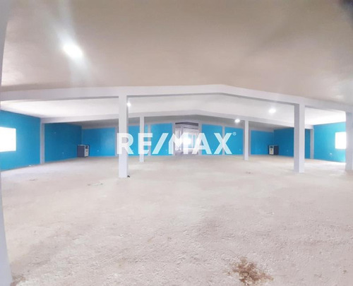 Re/max Acción - Se Vende Local Comercial En Coro Estado Falcón