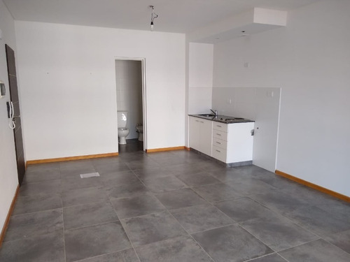 Imagen 4 de 11 de Monoambiente En Venta En Moron Centro