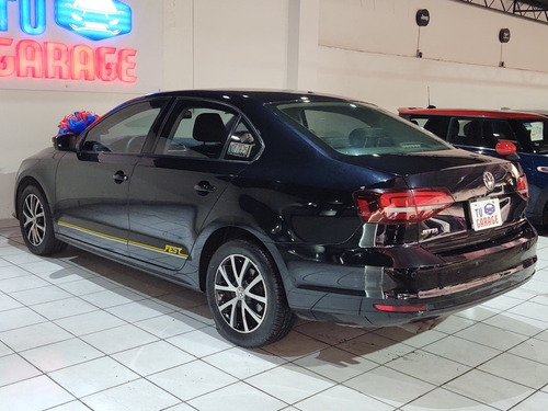 Imagen 7 de 15 de Volkswagen Jetta 2017 2.0 Fest Mt