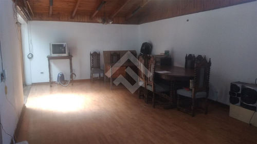 Casa En Venta De 3 Dorm. En La Cisterna