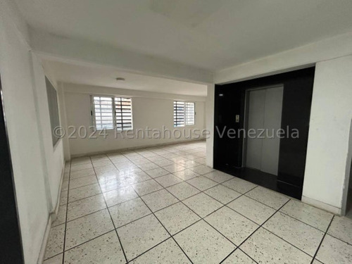 Milagros Inmuebles Edificio Venta Barquisimeto Lara Zona Centro Economica Residencial Economico Comercial Código Inmobiliaria Rent-a-house 24-21318