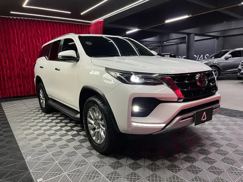 Toyota Fortuner 2.4 Srv