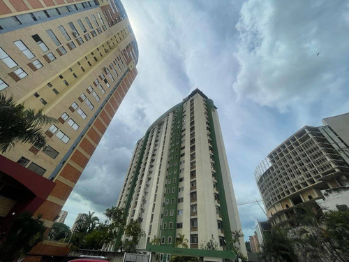 Annic Coronado Remax Vende Se Vende Penthouse 220m2 En Res. Taguay Urb. Los Mangos Ref. 222980