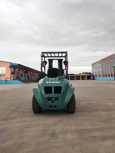 Autoelevador Todoterreno Brumby 3,5 Tn - Diesel Xinchai