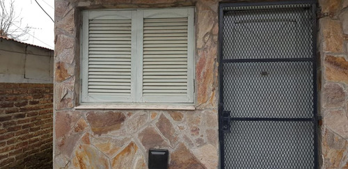 Casa En Venta - 2 Dormitorios 1 Baño - Cochera - 311,6mts2 - Ensenada