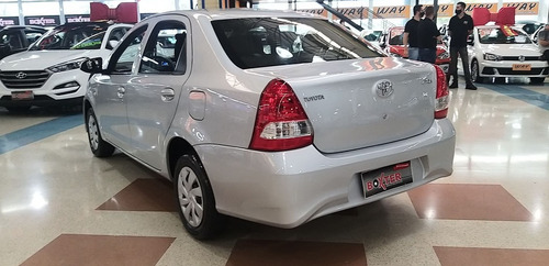 Toyota Etios 1.5 X Sedan 16v