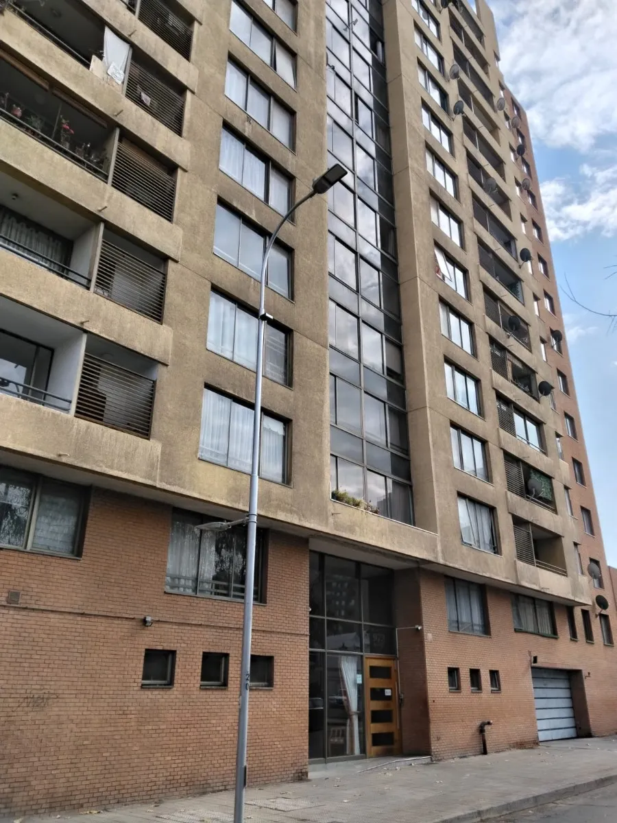 Imagen 1 de 10 de Departamento 2d 2b En Zona Santiago Centro Roberto Espinoza