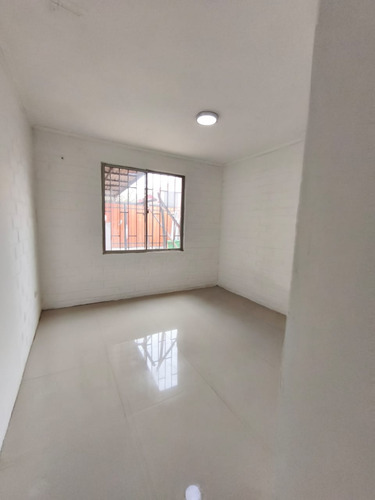 Casa En Venta A Cuadras Del Crs Cordillera
