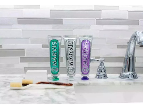 New Pasta De Dientes Blanqueadora Marvis Mint 85 Ml