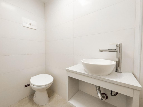 Casa En Venta - 2 Dormitorios 3 Baños - Cochera - 303mts2 - Mar Del Plata