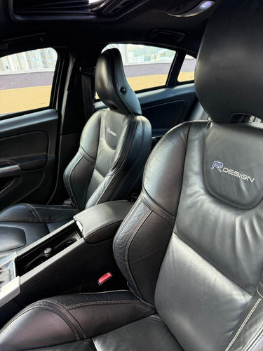 Volvo S60 3.0 T6 R-design 4p