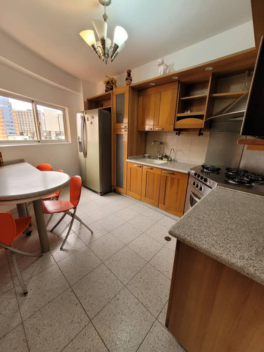 Apartamento En Venta Los Mangos Valencia, Con Planta 100% Y Pozo. Excelente Ubicación Con Una Deslumbrante Vista, Cerca De Colegios, Clínicas, Supermercados Y Sitios De Interés. Dapo