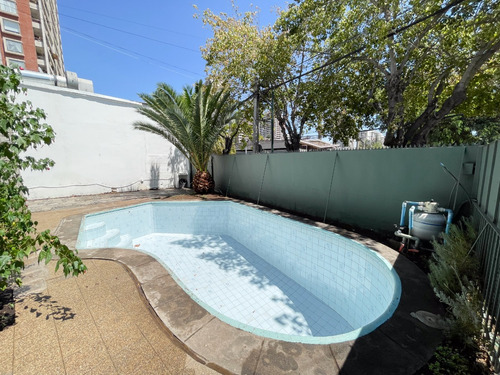 Departamento-casa Con Goce Exclusivo De Terreno En Ñuñoa
