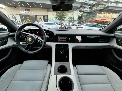 Porsche Taycan Base 2024